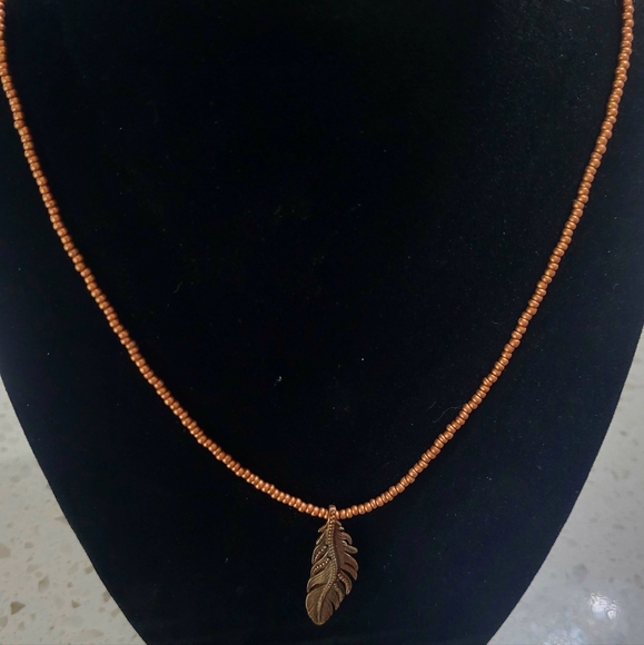 Jewelry - ✨ Boho Chic Copper Colored Brown Beaded Feather Necklace ✨
